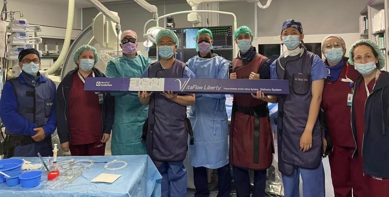 VitaFlow Liberty<sup>®</sup> Completes the First Commercial Implant in Portugal